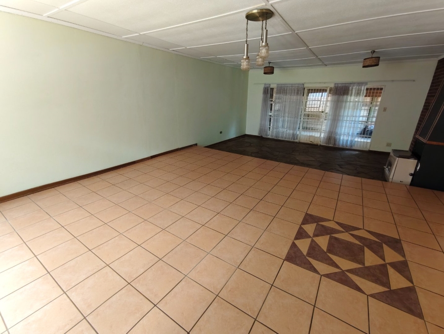 To Let 3 Bedroom Property for Rent in Generaal De Wet Free State